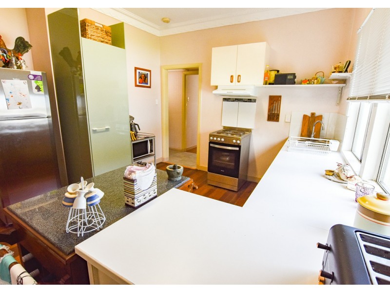 7 Centre Road, Russell Island QLD 4184