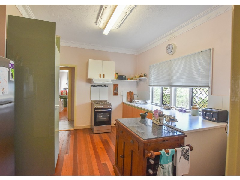 7 Centre Road, Russell Island QLD 4184