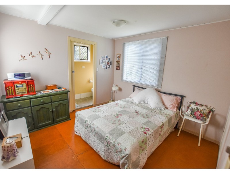 7 Centre Road, Russell Island QLD 4184