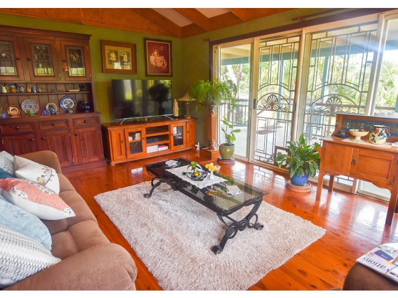 6 Aquamarine Avenue, Russell Island QLD 4184