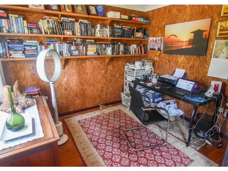 6 Aquamarine Avenue, Russell Island QLD 4184