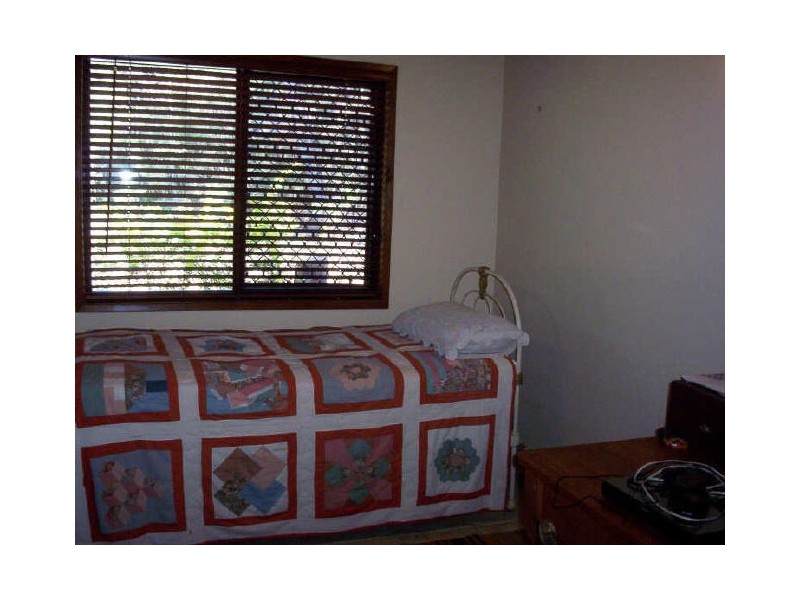 3 Betty Street, Macleay Island QLD 4184