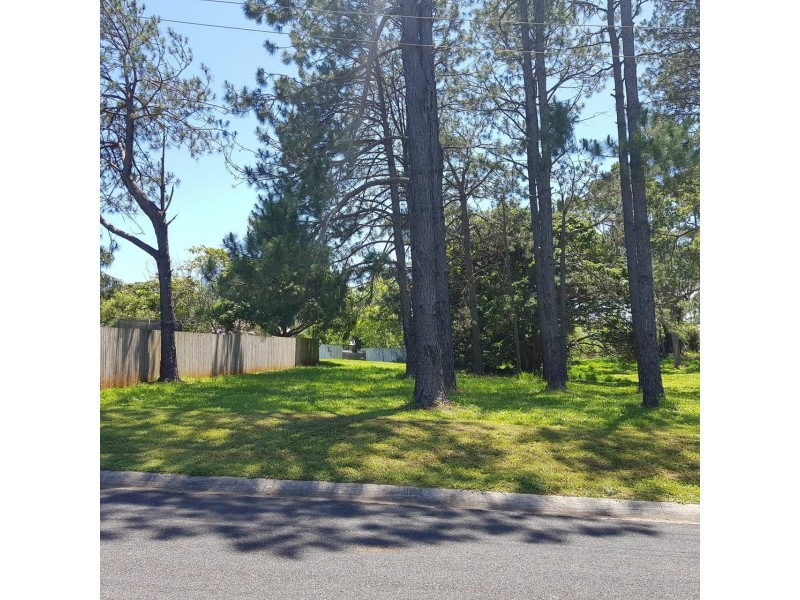 5 BERNBOROUGH STREET, Russell Island QLD 4184