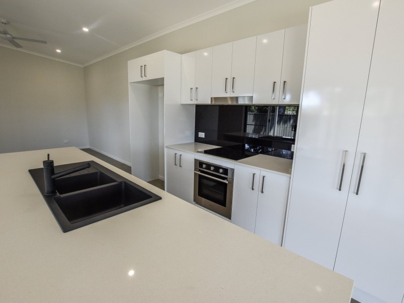 4 Vista Street, Russell Island QLD 4184