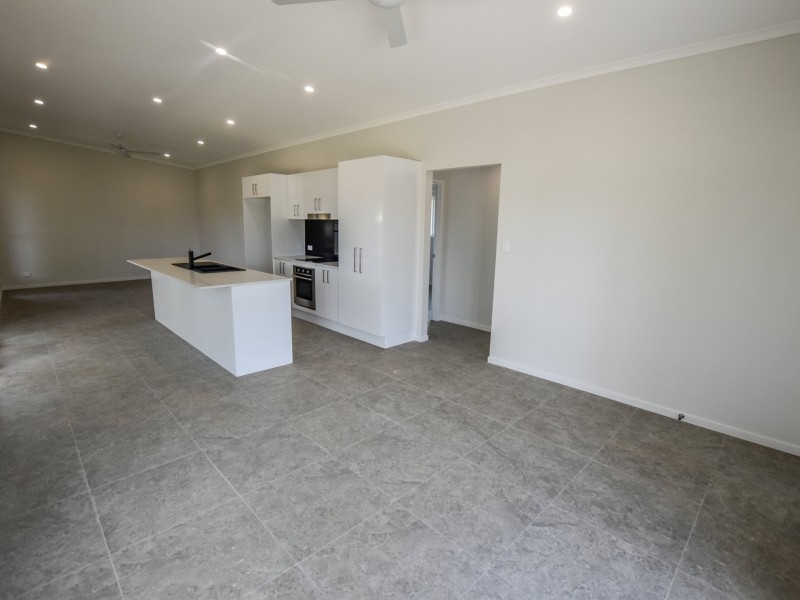 4 Vista Street, Russell Island QLD 4184