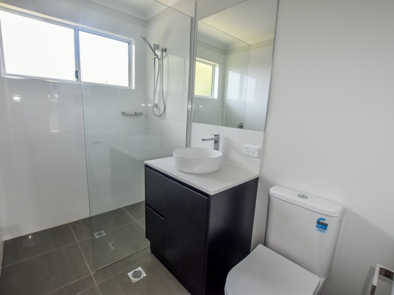 4 Vista Street, Russell Island QLD 4184