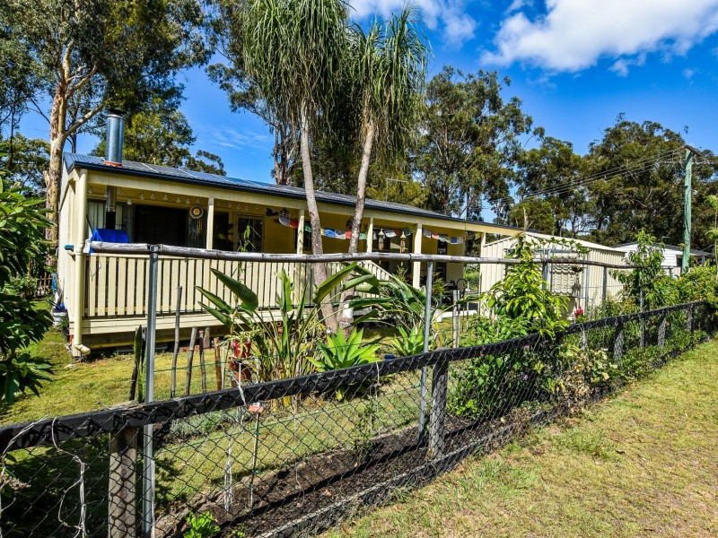 1 Crystal Street, Russell Island QLD 4184
