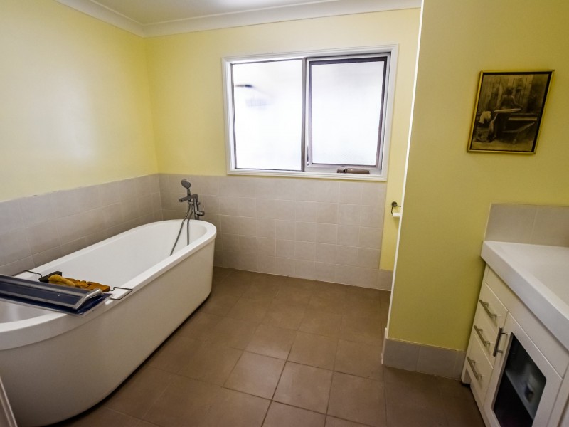 1 Crystal Street, Russell Island QLD 4184