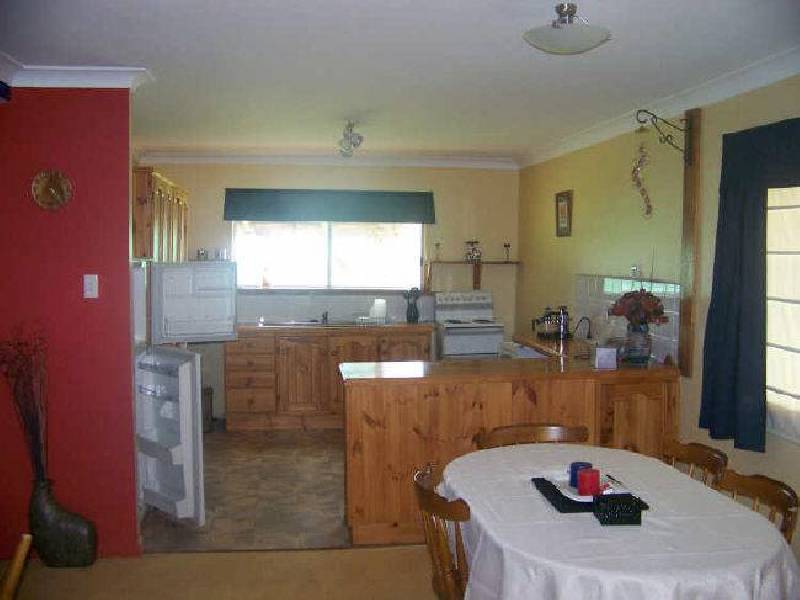 98 Kings Road, Russell Island QLD 4184