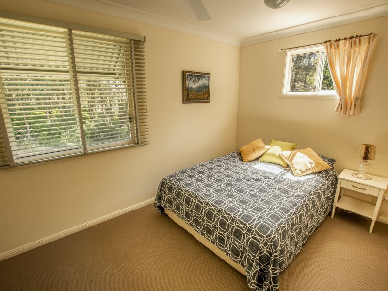 11 Peronne Avenue, Russell Island QLD 4184