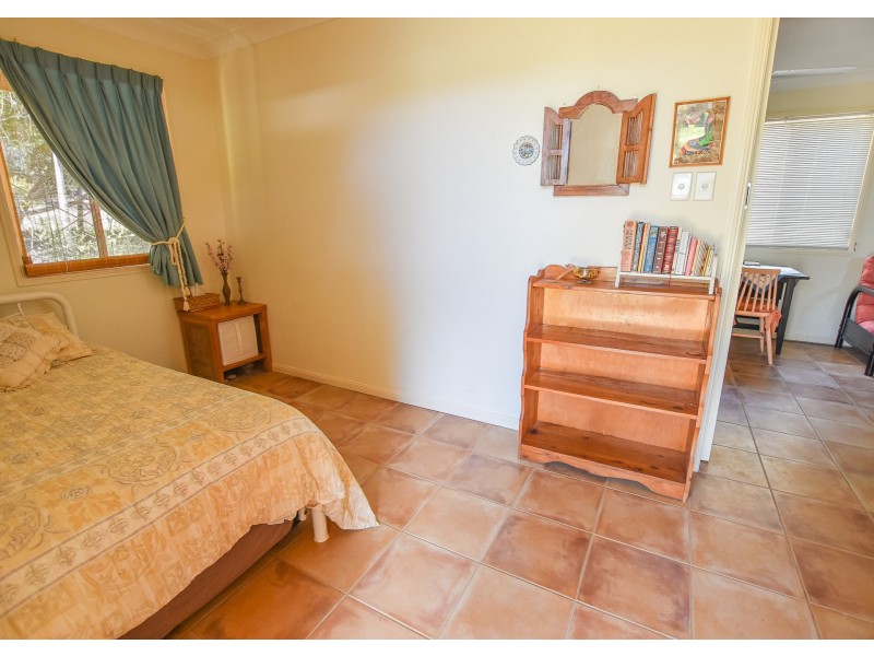 11 Peronne Avenue, Russell Island QLD 4184