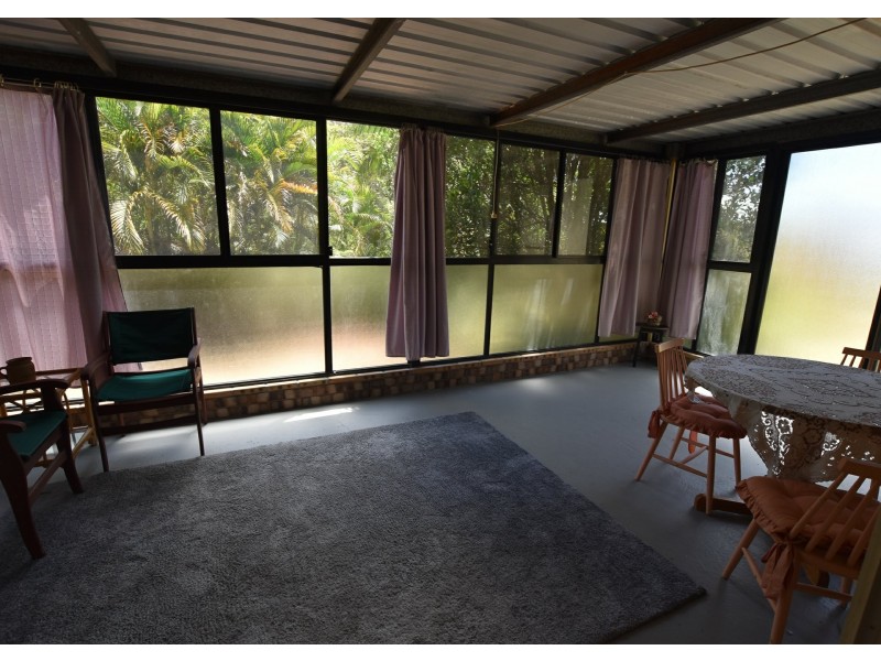 11 Peronne Avenue, Russell Island QLD 4184