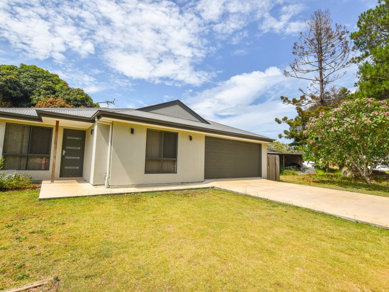 81 Laurel Street, Russell Island QLD 4184