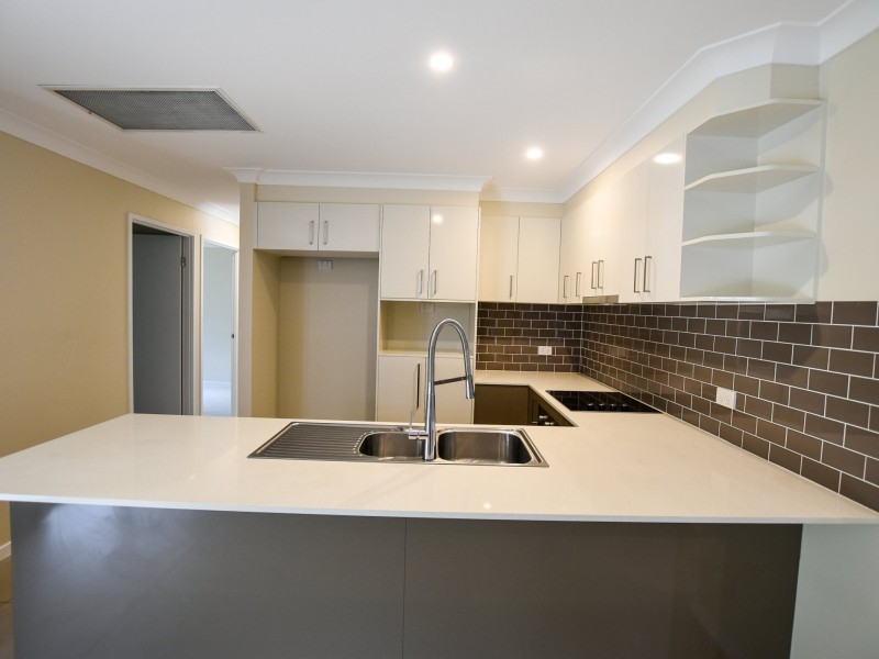 81 Laurel Street, Russell Island QLD 4184