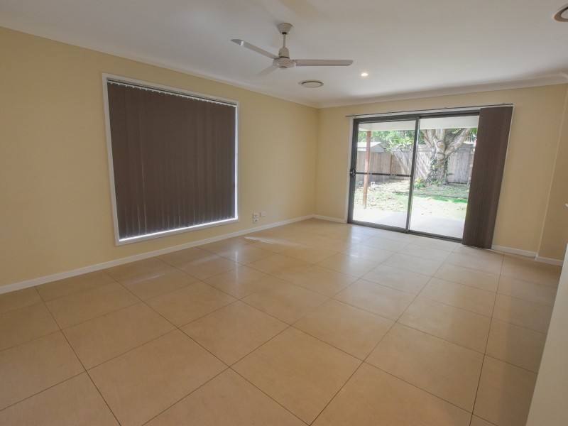 81 Laurel Street, Russell Island QLD 4184