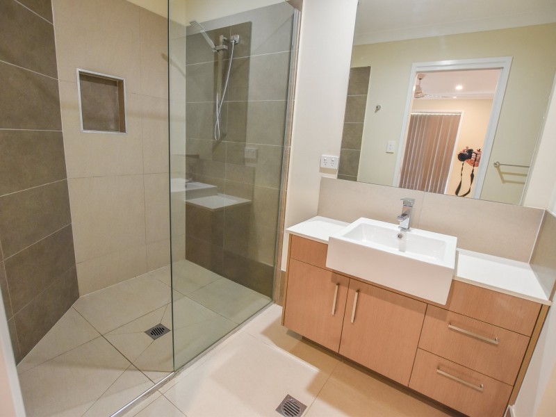 81 Laurel Street, Russell Island QLD 4184