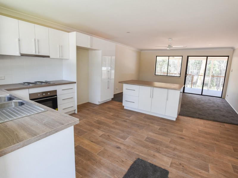 8 Saturn Street, Russell Island QLD 4184