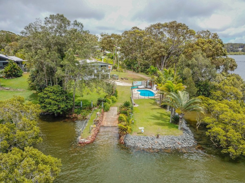 110 Minjerriba Road, Russell Island QLD 4184