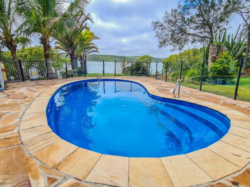 110 Minjerriba Road, Russell Island QLD 4184