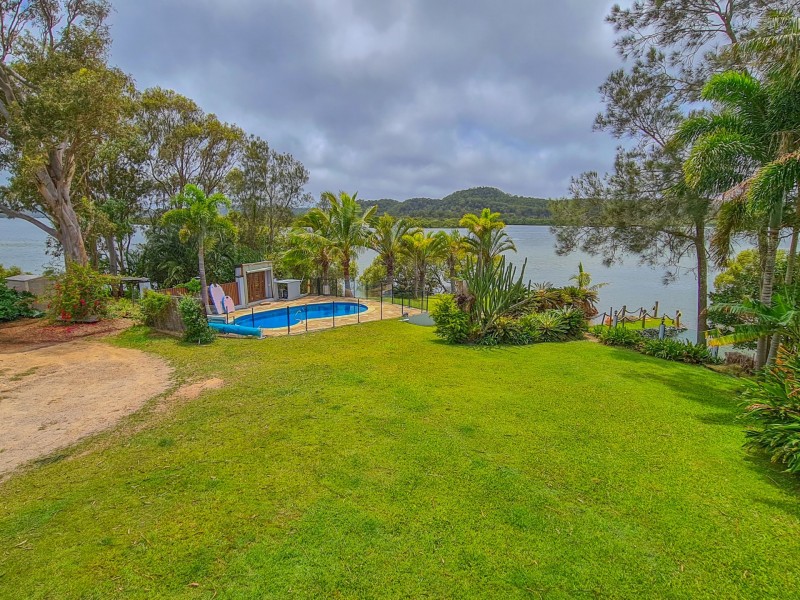 110 Minjerriba Road, Russell Island QLD 4184