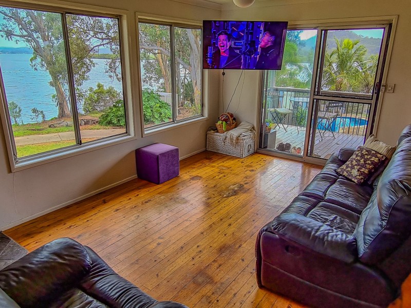 110 Minjerriba Road, Russell Island QLD 4184
