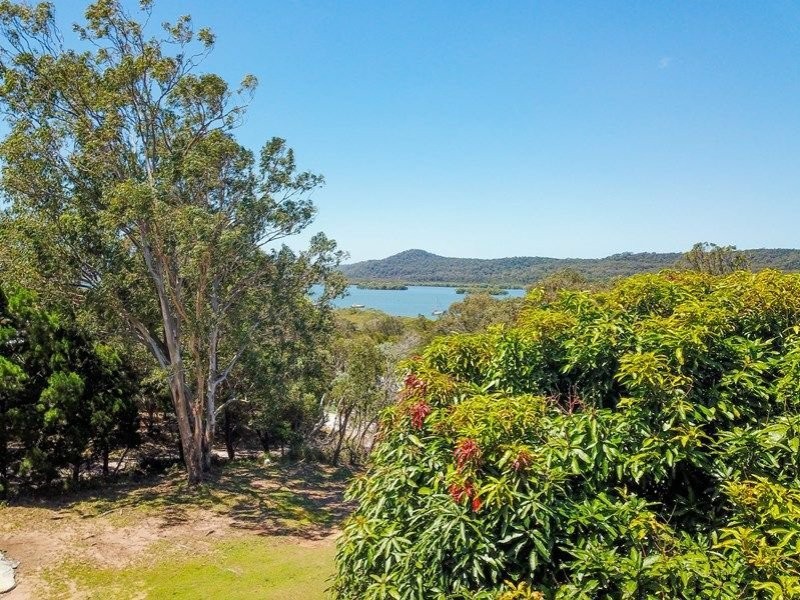31 Main View Dr, Russell Island QLD 4184