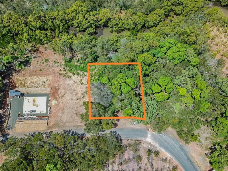 37 Aquamarine Pde, Russell Island QLD 4184