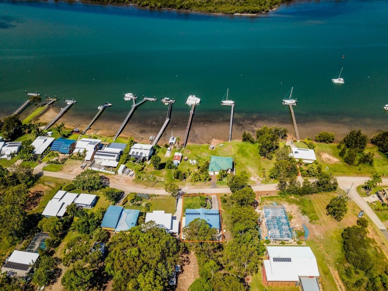 68 Wahine Drive, Russell Island QLD 4184