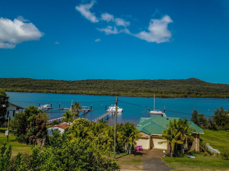 68 Wahine Drive, Russell Island QLD 4184