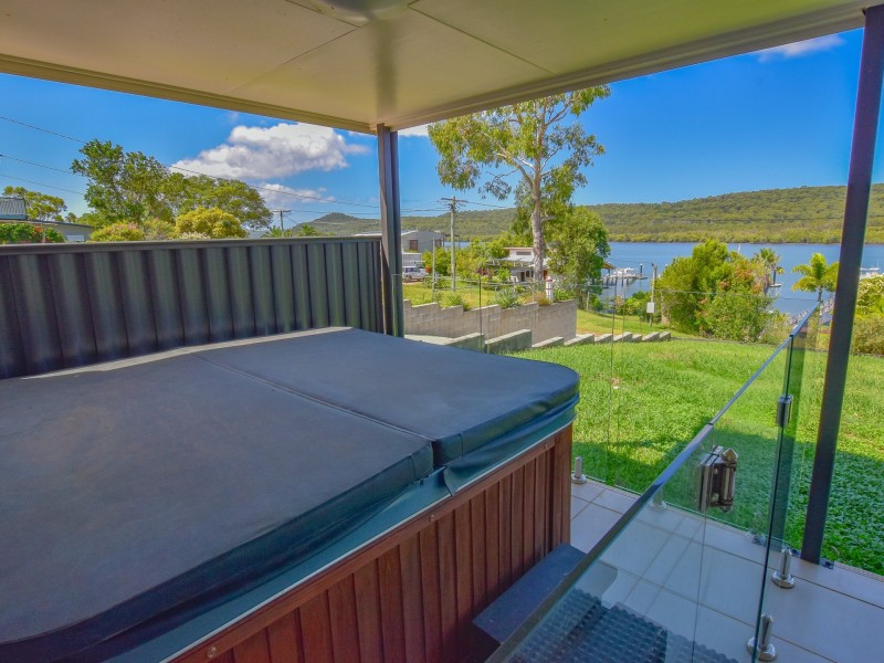 68 Wahine Drive, Russell Island QLD 4184