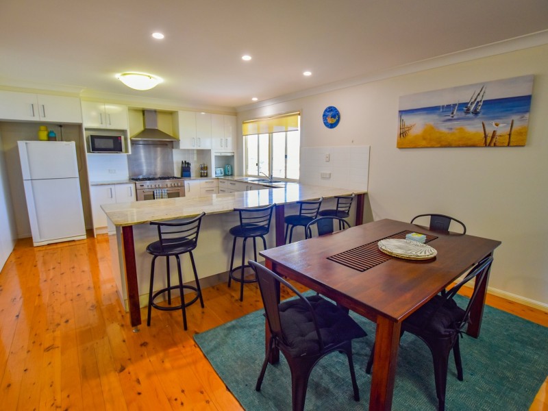 68 Wahine Drive, Russell Island QLD 4184