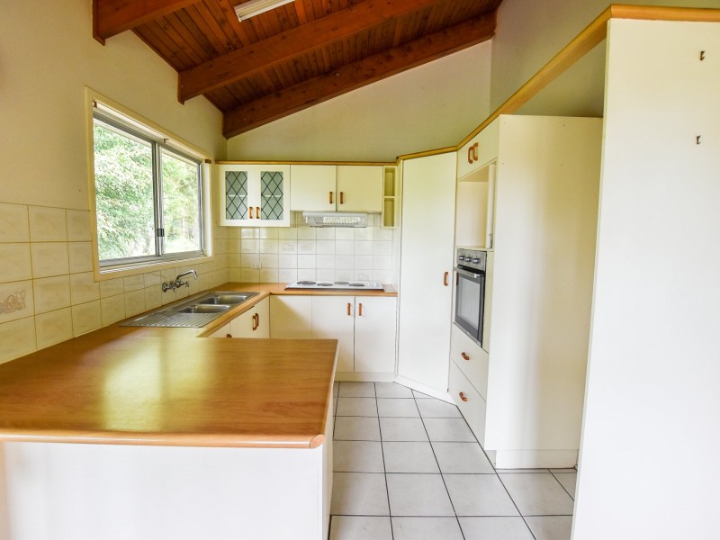 69 Taylor Street, Russell Island QLD 4184