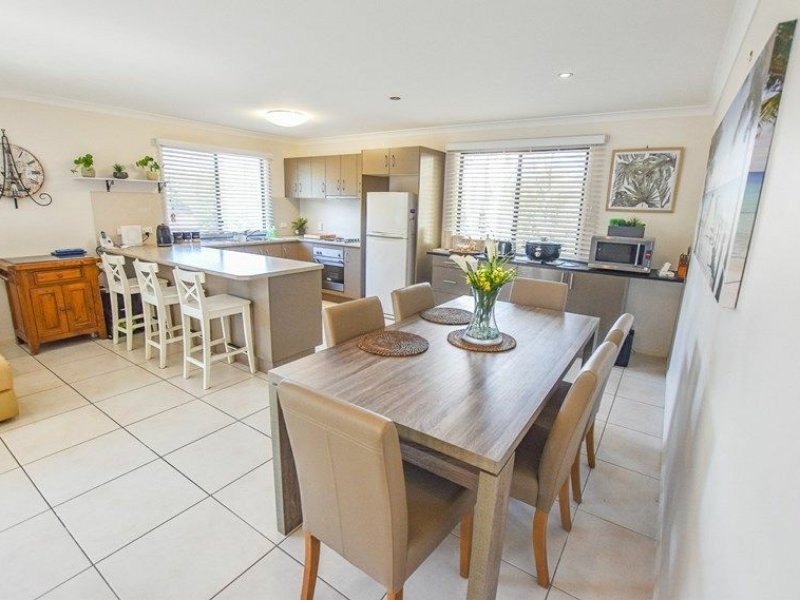 220 Centre Road, Russell Island QLD 4184