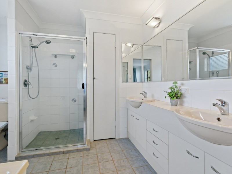 7 Alice St, Russell Island QLD 4184