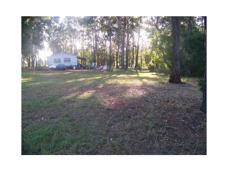 10 Pine Avenue, Lamb Island QLD 4184