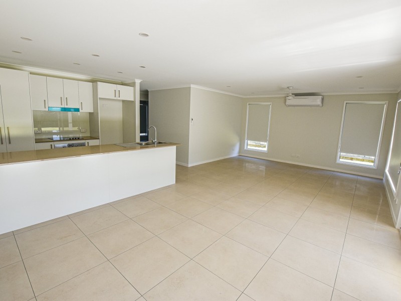 9 Rossi Avenue, Russell Island QLD 4184