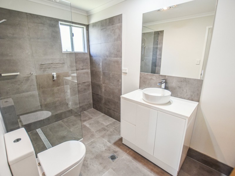 9 Rossi Avenue, Russell Island QLD 4184