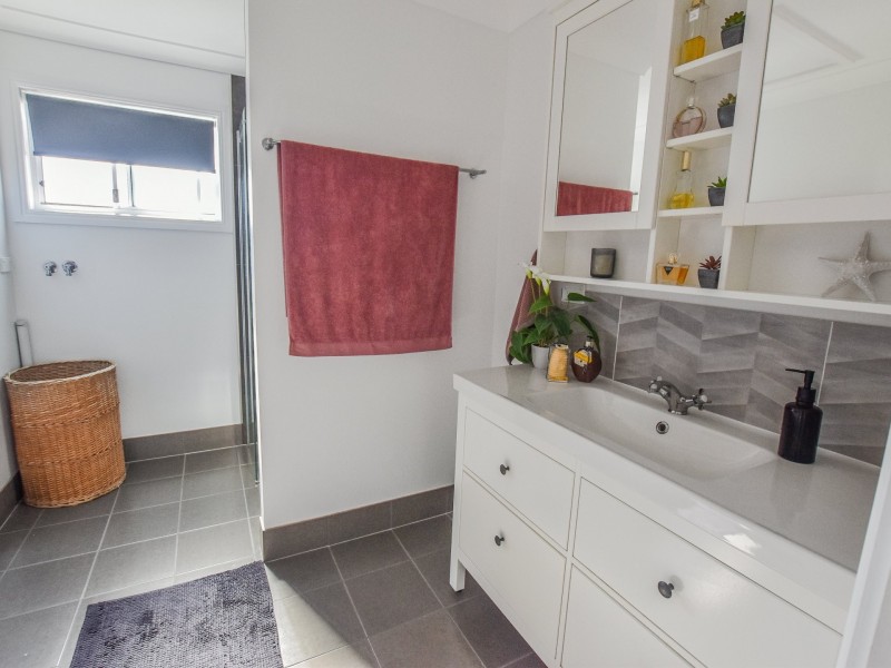 27-29 Tenanne Street, Russell Island QLD 4184