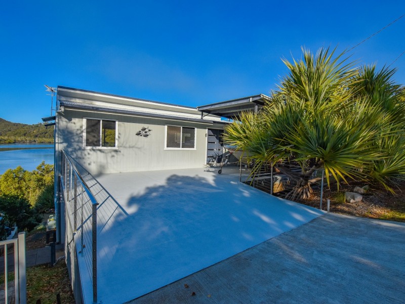 115 Wahine Drive, Russell Island QLD 4184