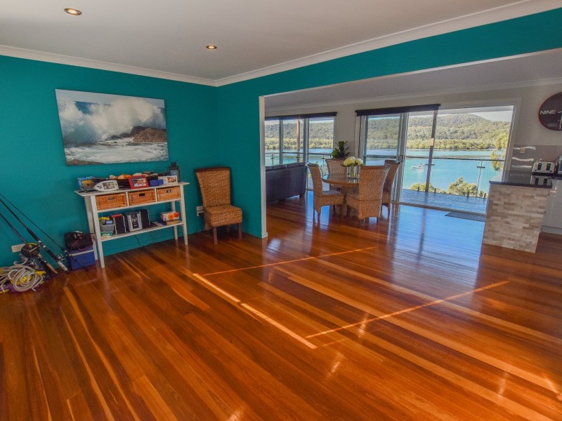 115 Wahine Drive, Russell Island QLD 4184