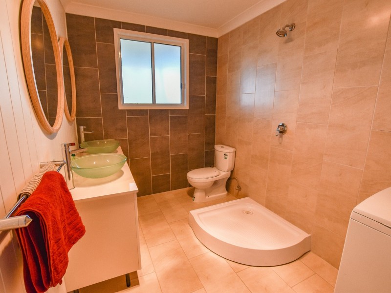 115 Wahine Drive, Russell Island QLD 4184