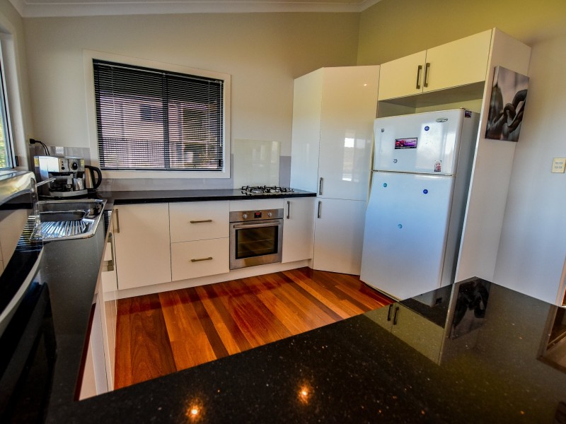 115 Wahine Drive, Russell Island QLD 4184