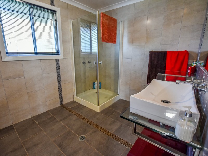 115 Wahine Drive, Russell Island QLD 4184