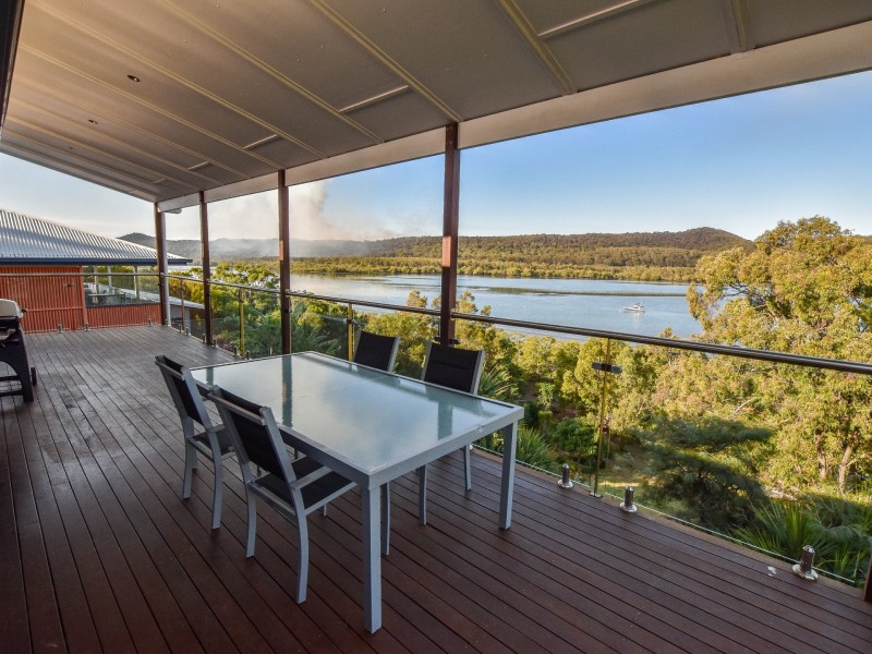 115 Wahine Drive, Russell Island QLD 4184