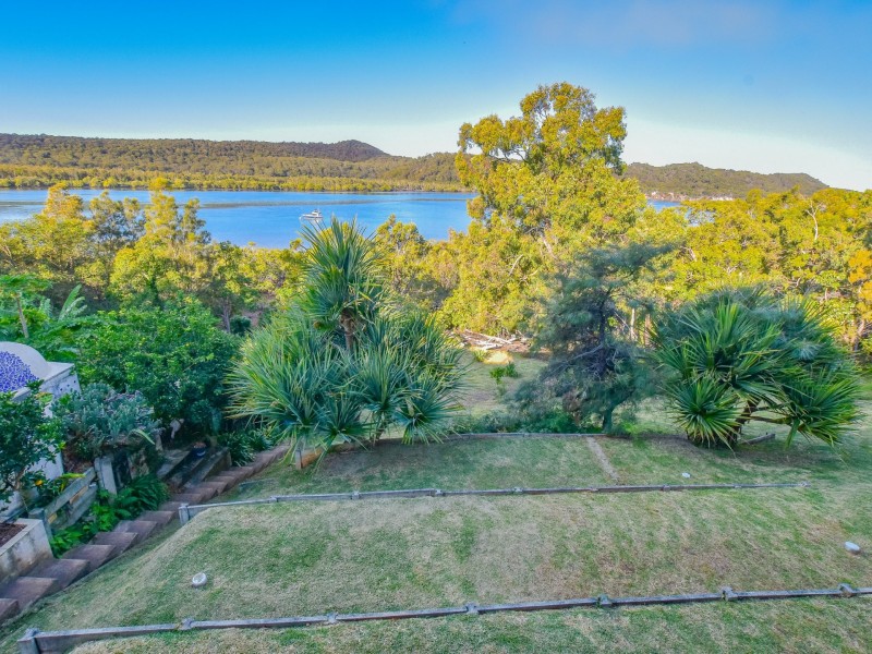 115 Wahine Drive, Russell Island QLD 4184