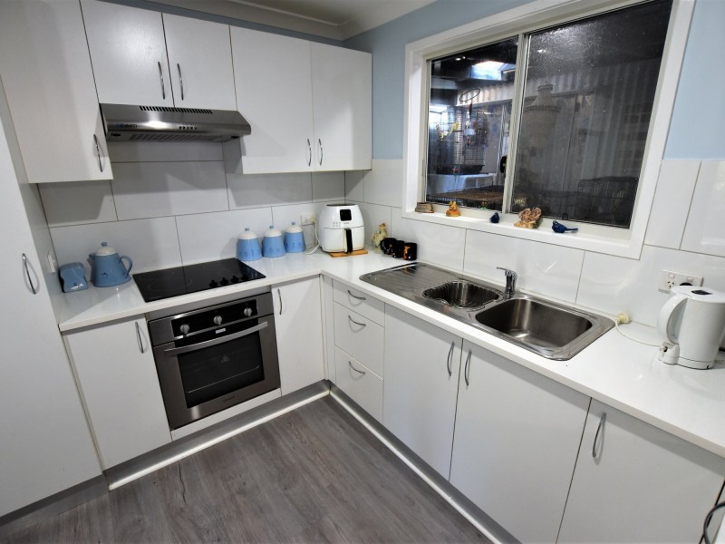 2 Alofi St, Russell Island QLD 4184