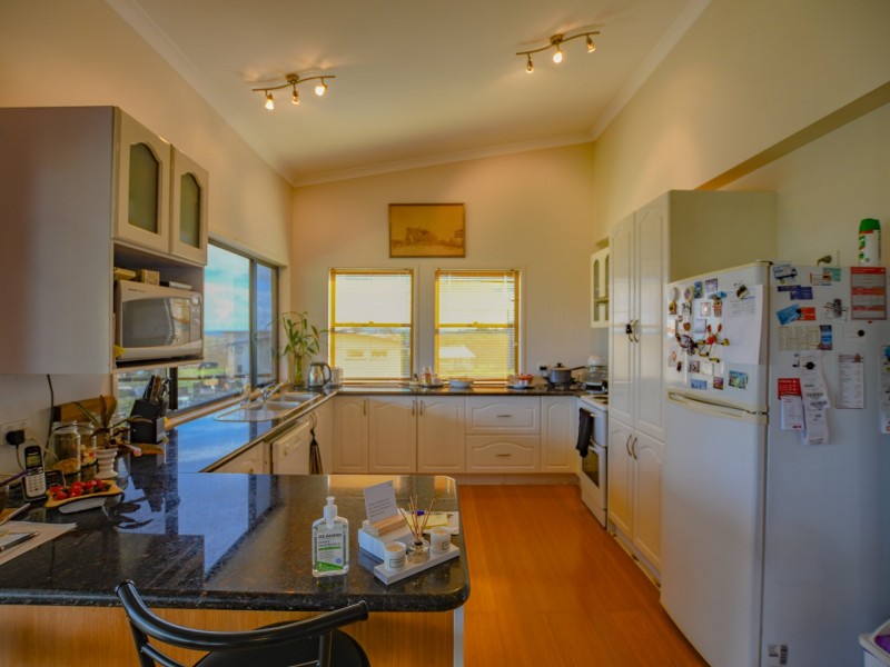 10 Carnation Court, Russell Island QLD 4184