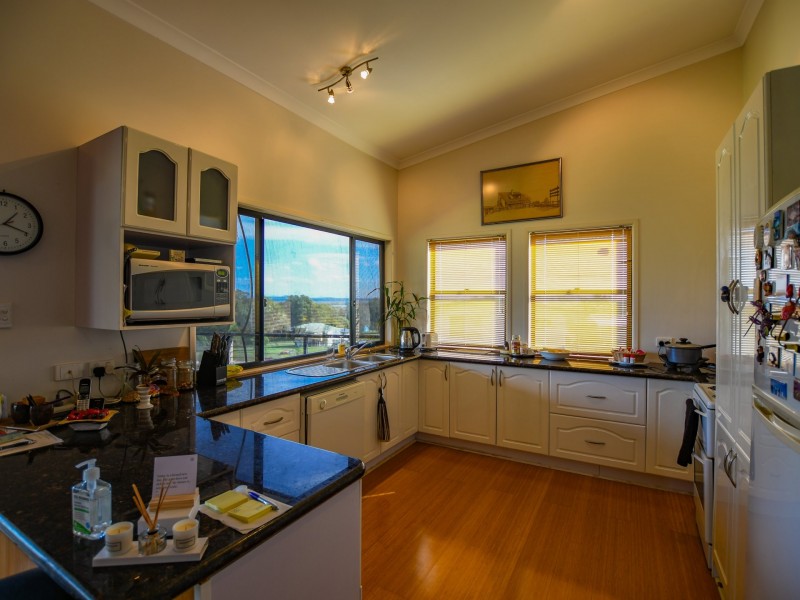 10 Carnation Court, Russell Island QLD 4184