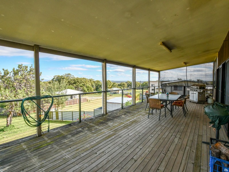 10 Carnation Court, Russell Island QLD 4184