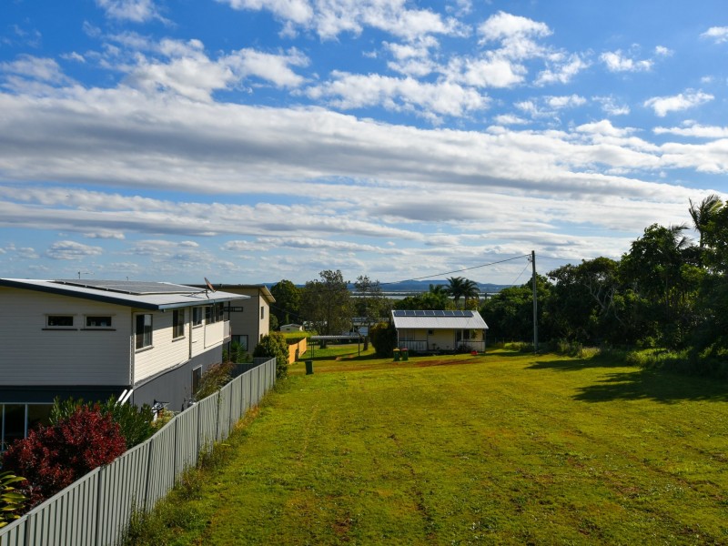 10 Carnation Court, Russell Island QLD 4184